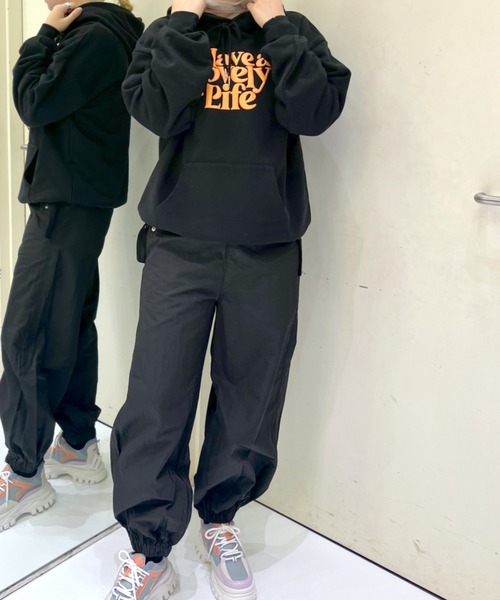 FOREVER 21（フォーエバー トゥエンティーワン）の「【POP】Have a Lovely Life カラーロゴパーカー（スウェット・レディース・オレンジ系その他/グリーン/ブラック・FREE）」の18枚目の写真