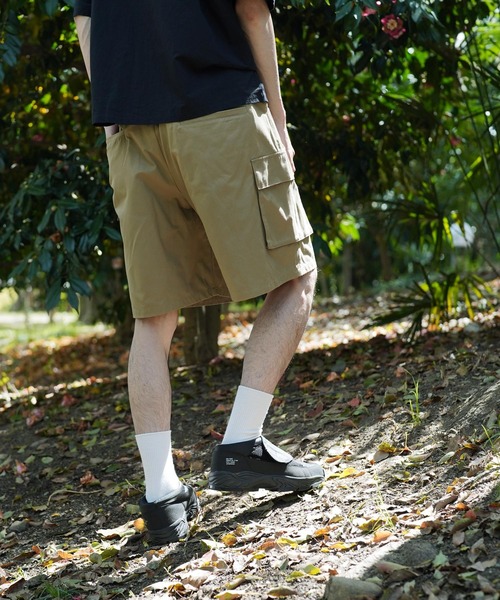 SIERRA DESIGNS（シェラデザイン）の「SIERRA DESIGNS / シエラデザインズ 別注 コラボ オーバーサイズ ミリタリー ハーフ カーゴパンツ（カーゴパンツ・メンズ・ブラック/カーキ・MEDIUM/LARGE）」の6枚目の写真