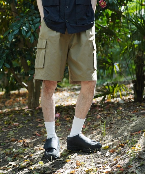 SIERRA DESIGNS（シェラデザイン）の「SIERRA DESIGNS / シエラデザインズ 別注 コラボ オーバーサイズ ミリタリー ハーフ カーゴパンツ（カーゴパンツ・メンズ・ブラック/カーキ・MEDIUM/LARGE）」の8枚目の写真