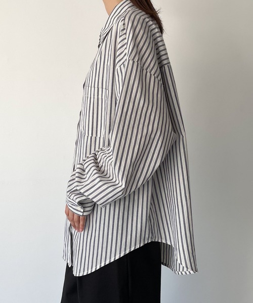 El mar（エルマール）の「El mar(エルマール) オーバーサイズストライプシャツ（シャツ/ブラウス・レディース・ネイビー・ONE SIZE）」の3枚目の写真
