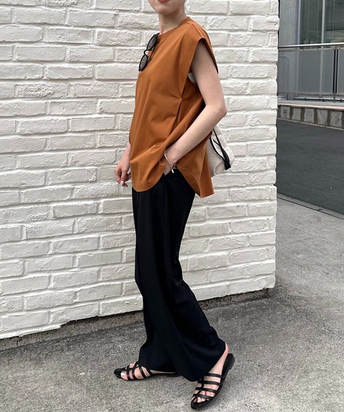 COLLAGE GALLARDAGALANTE（コラージュガリャルダガランテ）の「タックノースリTシャツ（Tシャツ/カットソー・レディース・キャメル/ネイビー/ホワイト・FREE）」の12枚目の写真