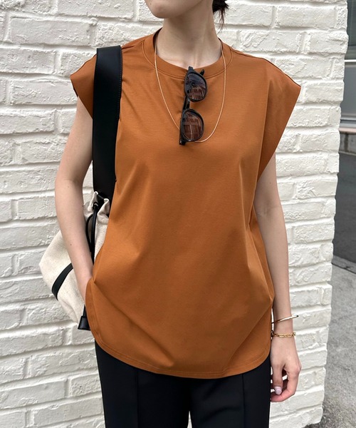 COLLAGE GALLARDAGALANTE（コラージュガリャルダガランテ）の「タックノースリTシャツ（Tシャツ/カットソー・レディース・キャメル/ネイビー/ホワイト・FREE）」の20枚目の写真