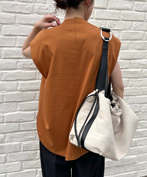 COLLAGE GALLARDAGALANTE（コラージュガリャルダガランテ）の「タックノースリTシャツ（Tシャツ/カットソー・レディース・キャメル/ネイビー/ホワイト・FREE）」の15枚目の写真