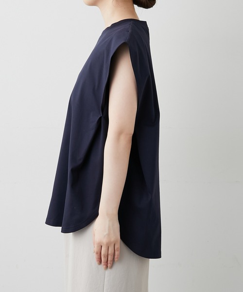 COLLAGE GALLARDAGALANTE（コラージュガリャルダガランテ）の「タックノースリTシャツ（Tシャツ/カットソー・レディース・キャメル/ネイビー/ホワイト・FREE）」の6枚目の写真