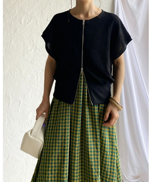 She's Closet(シーズクローゼット)の「透かし編みショート丈フレンチスリーブダブルジップアップメッシュニットカーディガン(カーディガン/ボレロ・レディース・ブラック/オフホワイト/ライム/ブルー・FREE)」の19枚目の写真
