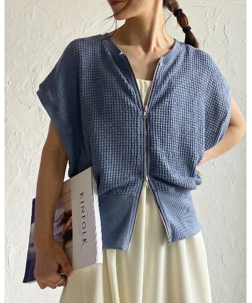 She's Closet(シーズクローゼット)の「透かし編みショート丈フレンチスリーブダブルジップアップメッシュニットカーディガン(カーディガン/ボレロ・レディース・ブラック/オフホワイト/ライム/ブルー・FREE)」の11枚目の写真