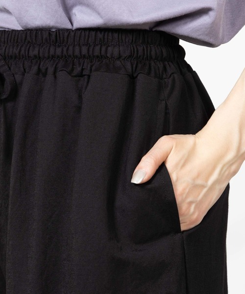 NAVY(ネイビー)の「SARARI 冷感無地スカンツ(その他パンツ・レディース・テラコッタ/ブラック/グレー/ネイビー・M/L)」の11枚目の写真