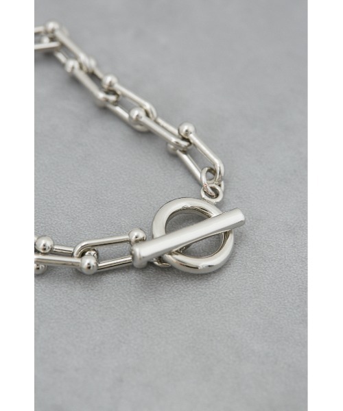 AZUL by moussy（アズールバイマウジー）の「Uチェーンブレスレット（ブレスレット・メンズ・シルバー・FREE）」の3枚目の写真