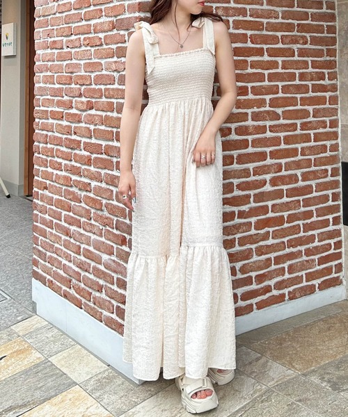 INGNI（イング）の「肩リボンぽこぽこシャーリングワンピース（ワンピース・レディース・ブラック系その他3/アイボリー/ブラック・M）」の15枚目の写真