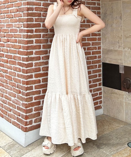 INGNI（イング）の「肩リボンぽこぽこシャーリングワンピース（ワンピース・レディース・ブラック系その他3/アイボリー/ブラック・M）」の16枚目の写真