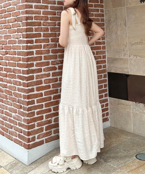 INGNI（イング）の「肩リボンぽこぽこシャーリングワンピース（ワンピース・レディース・ブラック系その他3/アイボリー/ブラック・M）」の17枚目の写真