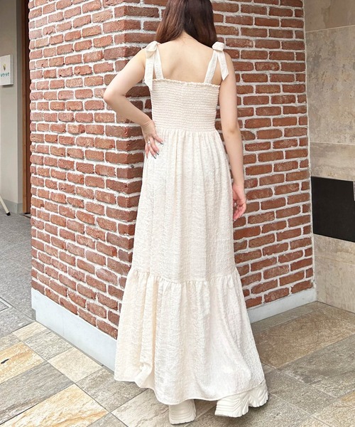 INGNI（イング）の「肩リボンぽこぽこシャーリングワンピース（ワンピース・レディース・ブラック系その他3/アイボリー/ブラック・M）」の18枚目の写真