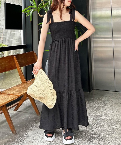 INGNI（イング）の「肩リボンぽこぽこシャーリングワンピース（ワンピース・レディース・ブラック系その他3/アイボリー/ブラック・M）」の11枚目の写真