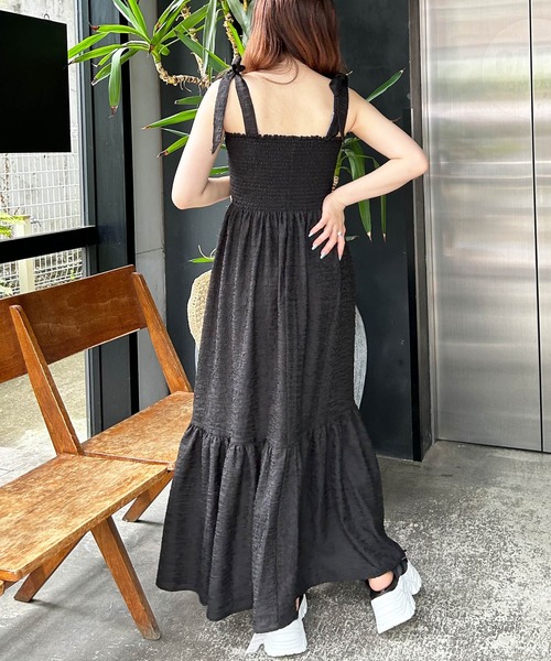 INGNI（イング）の「肩リボンぽこぽこシャーリングワンピース（ワンピース・レディース・ブラック系その他3/アイボリー/ブラック・M）」の13枚目の写真