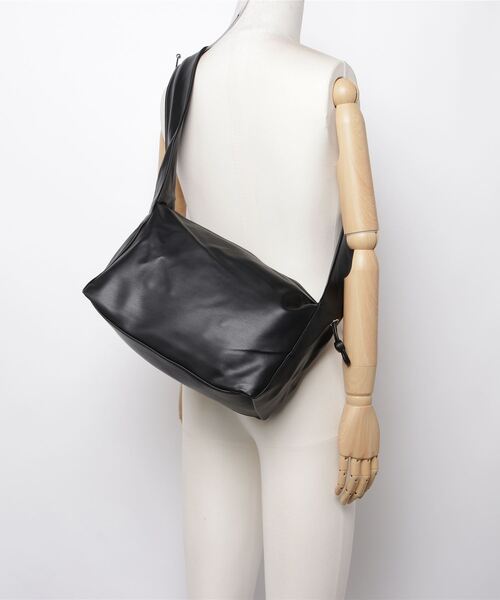 Shelly island（シェリーアイランド）の「ギャザーアレンジショルダーバッグ（ショルダーバッグ・レディース・ホワイト/ブラック/シルバー/ブラウン・FREE）」の10枚目の写真