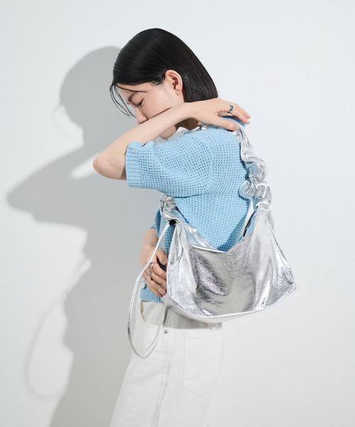 Shelly island（シェリーアイランド）の「ギャザーアレンジショルダーバッグ（ショルダーバッグ・レディース・ホワイト/ブラック/シルバー/ブラウン・FREE）」の13枚目の写真