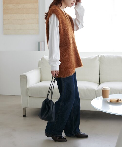 DISCOAT(ディスコート)の「【新色追加/WEB限定】フェザーヤーンチュニックベスト(ニット/セーター・レディース・アイボリー/チャコールグレー/ブラウン/ライトベージュ/ブラック/ライトグレー・FREE)」の8枚目の写真