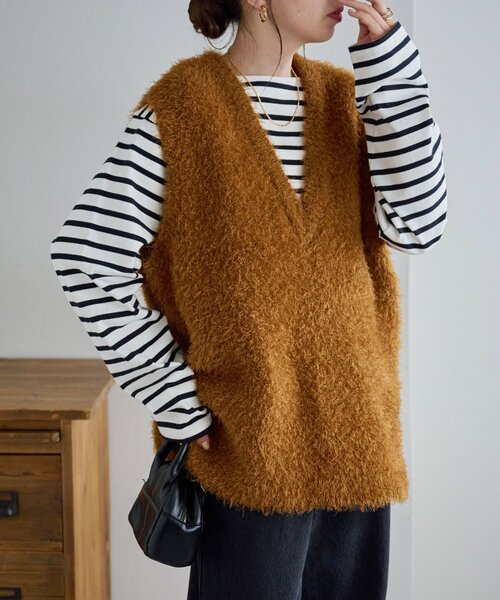 DISCOAT(ディスコート)の「【新色追加/WEB限定】フェザーヤーンチュニックベスト(ニット/セーター・レディース・アイボリー/チャコールグレー/ブラウン/ライトベージュ/ブラック/ライトグレー・FREE)」の11枚目の写真