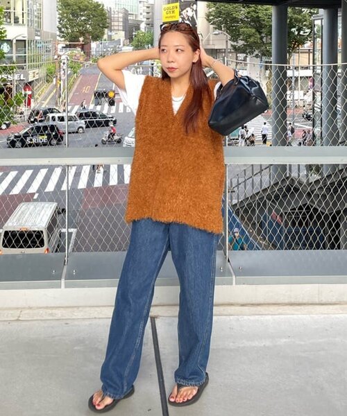 DISCOAT(ディスコート)の「【新色追加/WEB限定】フェザーヤーンチュニックベスト(ニット/セーター・レディース・アイボリー/チャコールグレー/ブラウン/ライトベージュ/ブラック/ライトグレー・FREE)」の16枚目の写真