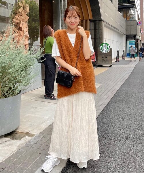 DISCOAT(ディスコート)の「【新色追加/WEB限定】フェザーヤーンチュニックベスト(ニット/セーター・レディース・アイボリー/チャコールグレー/ブラウン/ライトベージュ/ブラック/ライトグレー・FREE)」の17枚目の写真