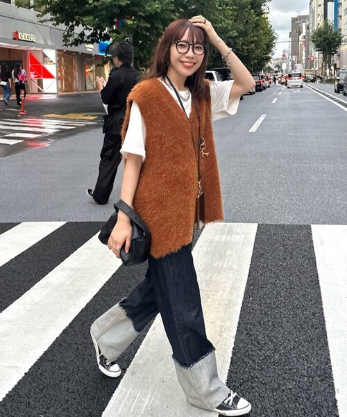 DISCOAT(ディスコート)の「【新色追加/WEB限定】フェザーヤーンチュニックベスト(ニット/セーター・レディース・アイボリー/チャコールグレー/ブラウン/ライトベージュ/ブラック/ライトグレー・FREE)」の18枚目の写真