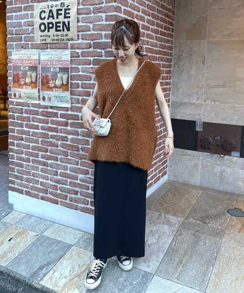 DISCOAT(ディスコート)の「【新色追加/WEB限定】フェザーヤーンチュニックベスト(ニット/セーター・レディース・アイボリー/チャコールグレー/ブラウン/ライトベージュ/ブラック/ライトグレー・FREE)」の19枚目の写真