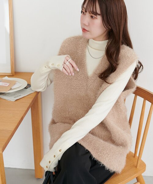 DISCOAT(ディスコート)の「【新色追加/WEB限定】フェザーヤーンチュニックベスト(ニット/セーター・レディース・アイボリー/チャコールグレー/ブラウン/ライトベージュ/ブラック/ライトグレー・FREE)」の22枚目の写真