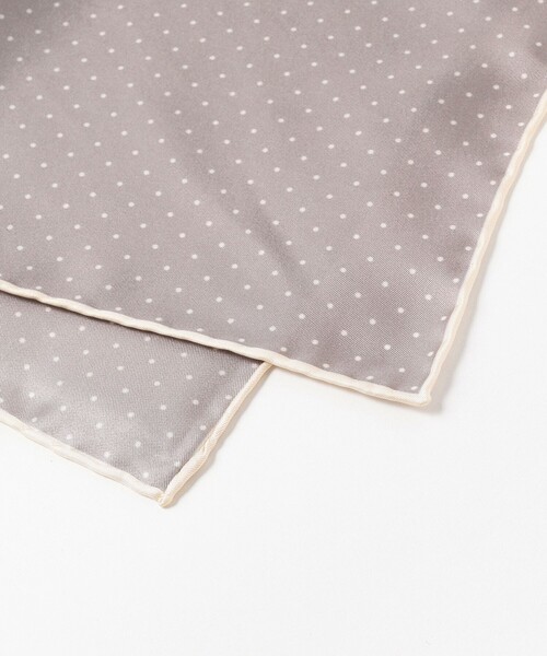 BEAMS F（ビームスエフ）の「PAOLO ALBIZZATI / シルク ドット柄 プリント チーフ（ハンカチ/ハンドタオル・メンズ・オレンジ系その他6/バイオレット/シルバー/ブラウン・ONE SIZE）」の8枚目の写真