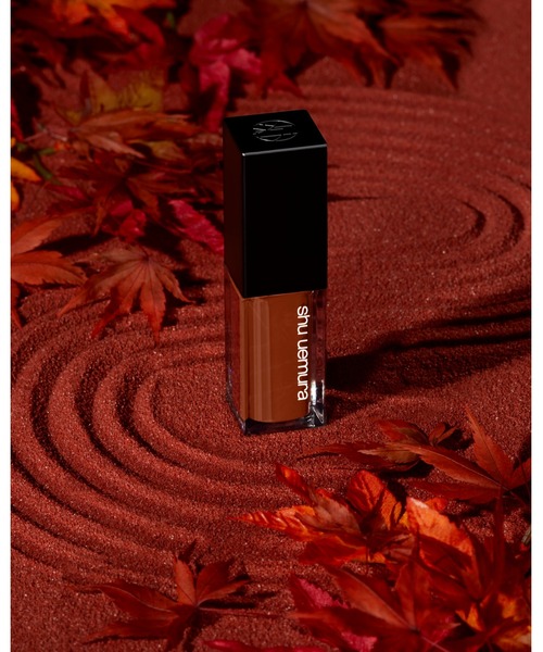 shu uemura（シュウウエムラ）の「ルージュ アンリミテッド キヌ クリーム（口紅/リップティント/グロス・レディース・KC OR 599 タソガレ/KC RD 176 ヒイロ/KC BG 930/KC BR 793 フォールンモミジ/KC BG 945 ピーチマティーニ/KC RD 192 オピュレントアズキ/KC BG 974/BR 737 アイス アズキティー/BR 772 アフタヌーン ウーロン・FREE）」の2枚目の写真