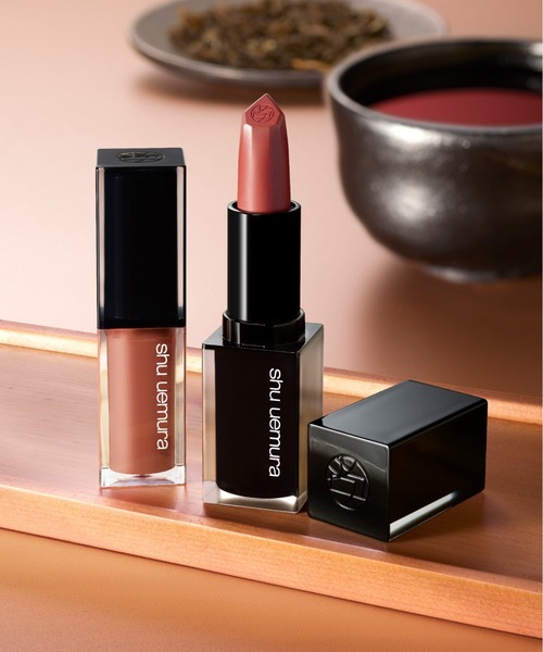 shu uemura（シュウウエムラ）の「ルージュ アンリミテッド キヌ クリーム（口紅/リップティント/グロス・レディース・KC OR 599 タソガレ/KC RD 176 ヒイロ/KC BG 930/KC BR 793 フォールンモミジ/KC BG 945 ピーチマティーニ/KC RD 192 オピュレントアズキ/KC BG 974/BR 737 アイス アズキティー/BR 772 アフタヌーン ウーロン・FREE）」の18枚目の写真