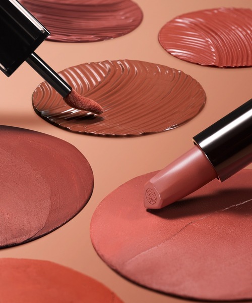 shu uemura（シュウウエムラ）の「ルージュ アンリミテッド キヌ クリーム（口紅/リップティント/グロス・レディース・KC OR 599 タソガレ/KC RD 176 ヒイロ/KC BG 930/KC BR 793 フォールンモミジ/KC BG 945 ピーチマティーニ/KC RD 192 オピュレントアズキ/KC BG 974/BR 737 アイス アズキティー/BR 772 アフタヌーン ウーロン・FREE）」の19枚目の写真