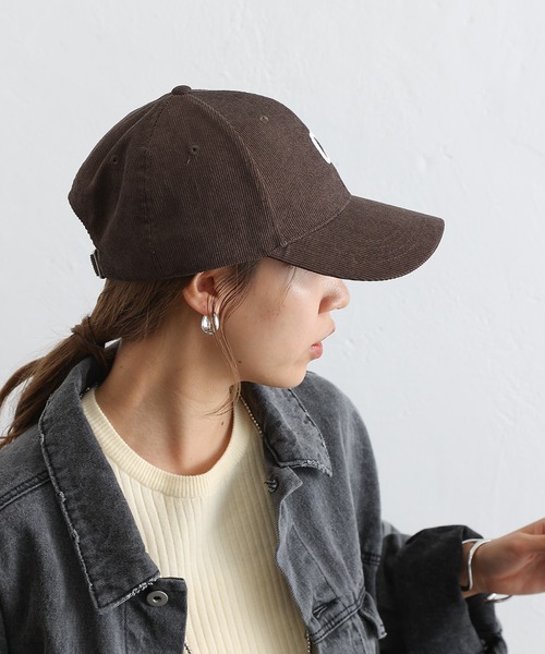 COLONY 2139(コロニートゥーワンスリーナイン)の「コーデュロイロゴ刺繍キャップ(キャップ・レディース・アイボリー/ブラウン/ブラック・FREE)」の18枚目の写真