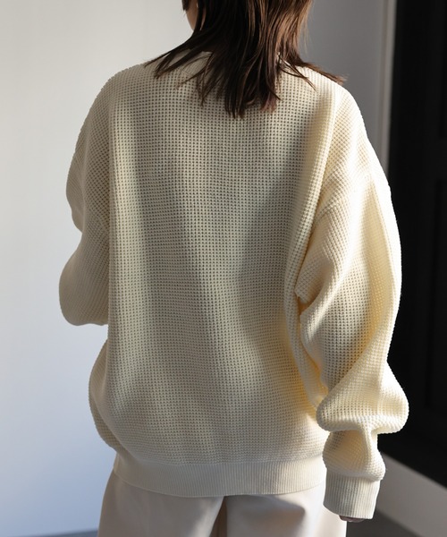 CREARE -LINO-(クレアーレリノ)の「ルーズ スポンジ クルーネック ニット <ユニセックス>(ニット/セーター・メンズ・ブラック/ブルー/レッド/アイボリー・M/L)」の8枚目の写真