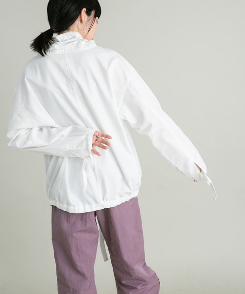 KBF（ケイビーエフ）の「スタンドカラーアノラック（シャツ/ブラウス・レディース・オフホワイト/ネイビー・ONE）」の5枚目の写真