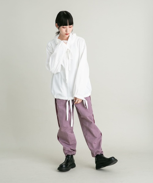 KBF（ケイビーエフ）の「スタンドカラーアノラック（シャツ/ブラウス・レディース・オフホワイト/ネイビー・ONE）」の7枚目の写真