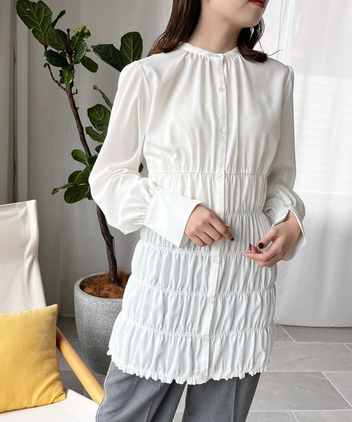 LOWRYS FARM(ローリーズファーム)の「2WAYシャーリングチュニックLS 977232(シャツ/ブラウス・レディース・アイボリー/ブラック/その他・FREE)」の5枚目の写真