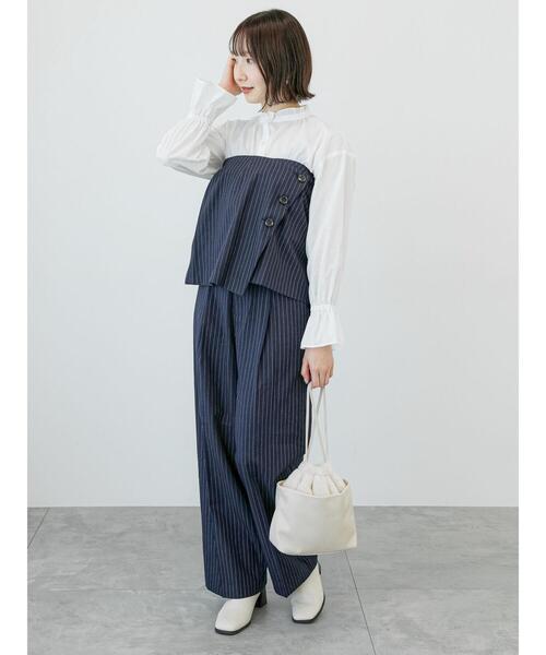 Te chichi TERRASSE(テチチテラス)の「スタンドフリルギャザーブラウス(シャツ/ブラウス・レディース・オフホワイト/ネイビー/ブラック・F)」の9枚目の写真