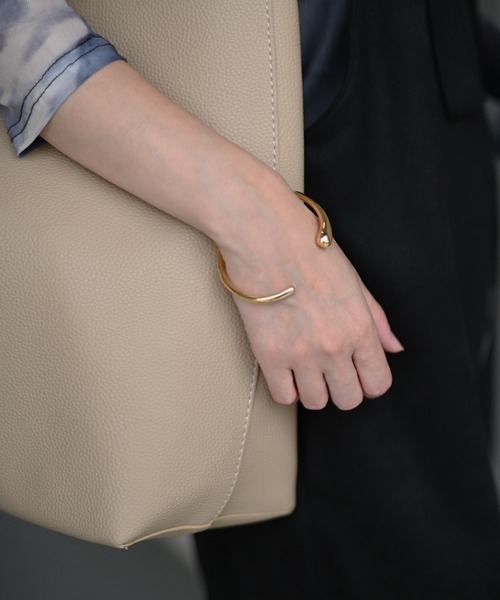 Marient（マリエント）の「Asymmetry Bangle／バングル（バングル/リストバンド・レディース・シルバー/ゴールド・FREE）」の6枚目の写真