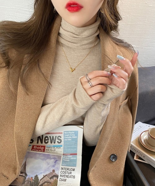 COCOMOMO（ココモモ）の「なめらかタートルネックニットトップス（ニット/セーター・レディース・ホワイト/ダークブラウン/ライトグレー/ブラック/グレー系その他/オレンジ/オリーブ/アイボリー/ライトブラウン/ワイン/イエロー・FREE）」の7枚目の写真