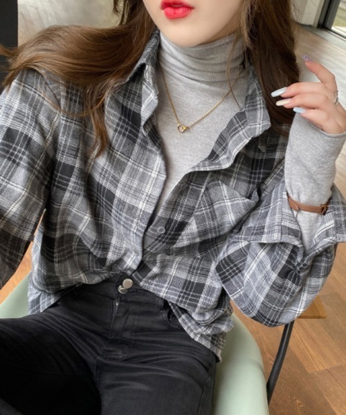 COCOMOMO（ココモモ）の「なめらかタートルネックニットトップス（ニット/セーター・レディース・ホワイト/ダークブラウン/ライトグレー/ブラック/グレー系その他/オレンジ/オリーブ/アイボリー/ライトブラウン/ワイン/イエロー・FREE）」の15枚目の写真