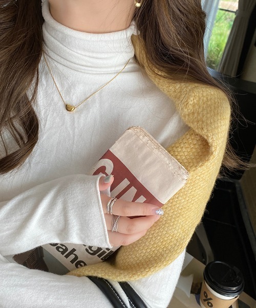 COCOMOMO（ココモモ）の「なめらかタートルネックニットトップス（ニット/セーター・レディース・ホワイト/ダークブラウン/ライトグレー/ブラック/グレー系その他/オレンジ/オリーブ/アイボリー/ライトブラウン/ワイン/イエロー・FREE）」の12枚目の写真