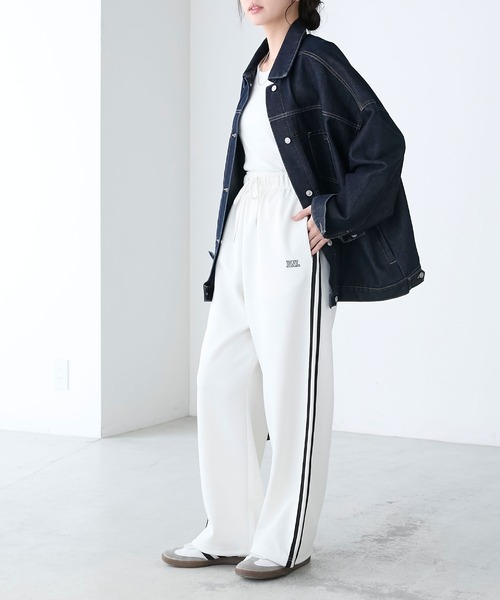BONLECILL(ボンルシール)の「2WAY配色ライントラックパンツ(その他パンツ・レディース・グレイッシュベージュ/ネイビー/ブラック/アイボリー・FREE)」の10枚目の写真
