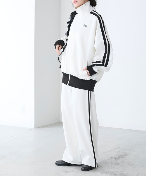 BONLECILL(ボンルシール)の「2WAY配色ライントラックパンツ(その他パンツ・レディース・グレイッシュベージュ/ネイビー/ブラック/アイボリー・FREE)」の17枚目の写真