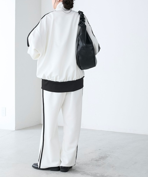 BONLECILL(ボンルシール)の「2WAY配色ライントラックパンツ(その他パンツ・レディース・グレイッシュベージュ/ネイビー/ブラック/アイボリー・FREE)」の18枚目の写真
