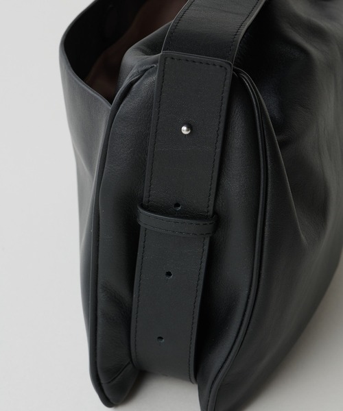 Whim Gazette（ウィムガゼット）の「【2.718】2WAYソフトショルダー（ショルダーバッグ・レディース・ブラック/シルバー・FREE）」の4枚目の写真