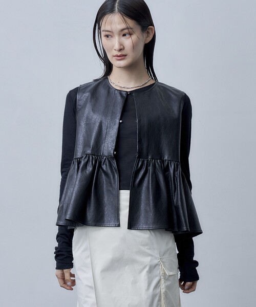 Firsthand（ファーストハンド）の「Firsthand/ファーストハンド フェイクレザーギャザートップス / 2WAY（ベスト・レディース・ブラック/ホワイト・FREE）」の20枚目の写真