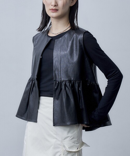 Firsthand（ファーストハンド）の「Firsthand/ファーストハンド フェイクレザーギャザートップス / 2WAY（ベスト・レディース・ブラック/ホワイト・FREE）」の15枚目の写真