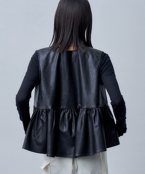 Firsthand（ファーストハンド）の「Firsthand/ファーストハンド フェイクレザーギャザートップス / 2WAY（ベスト・レディース・ブラック/ホワイト・FREE）」の7枚目の写真