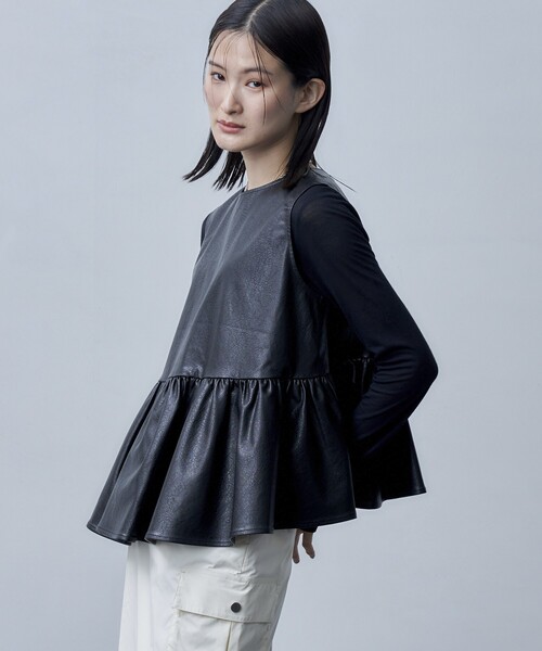 Firsthand（ファーストハンド）の「Firsthand/ファーストハンド フェイクレザーギャザートップス / 2WAY（ベスト・レディース・ブラック/ホワイト・FREE）」の11枚目の写真