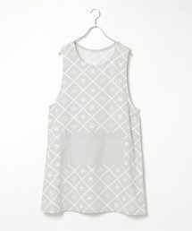 LBC（エルビーシー）の「タイルフラワー脇ボタンエプロン（キッチンツール）」